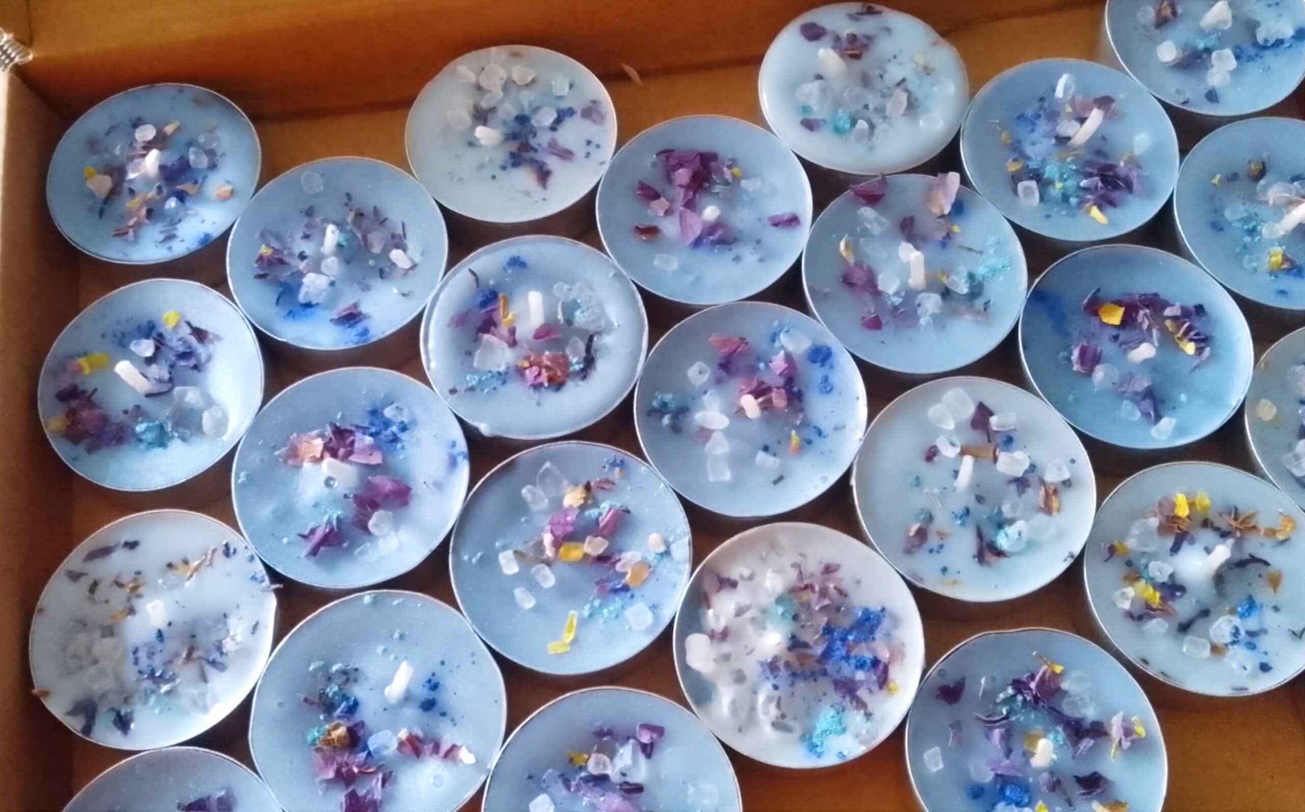 Blue Lotus and Frankincense Shimmer Tealight Candle (4-hr burn, Candle Magick)