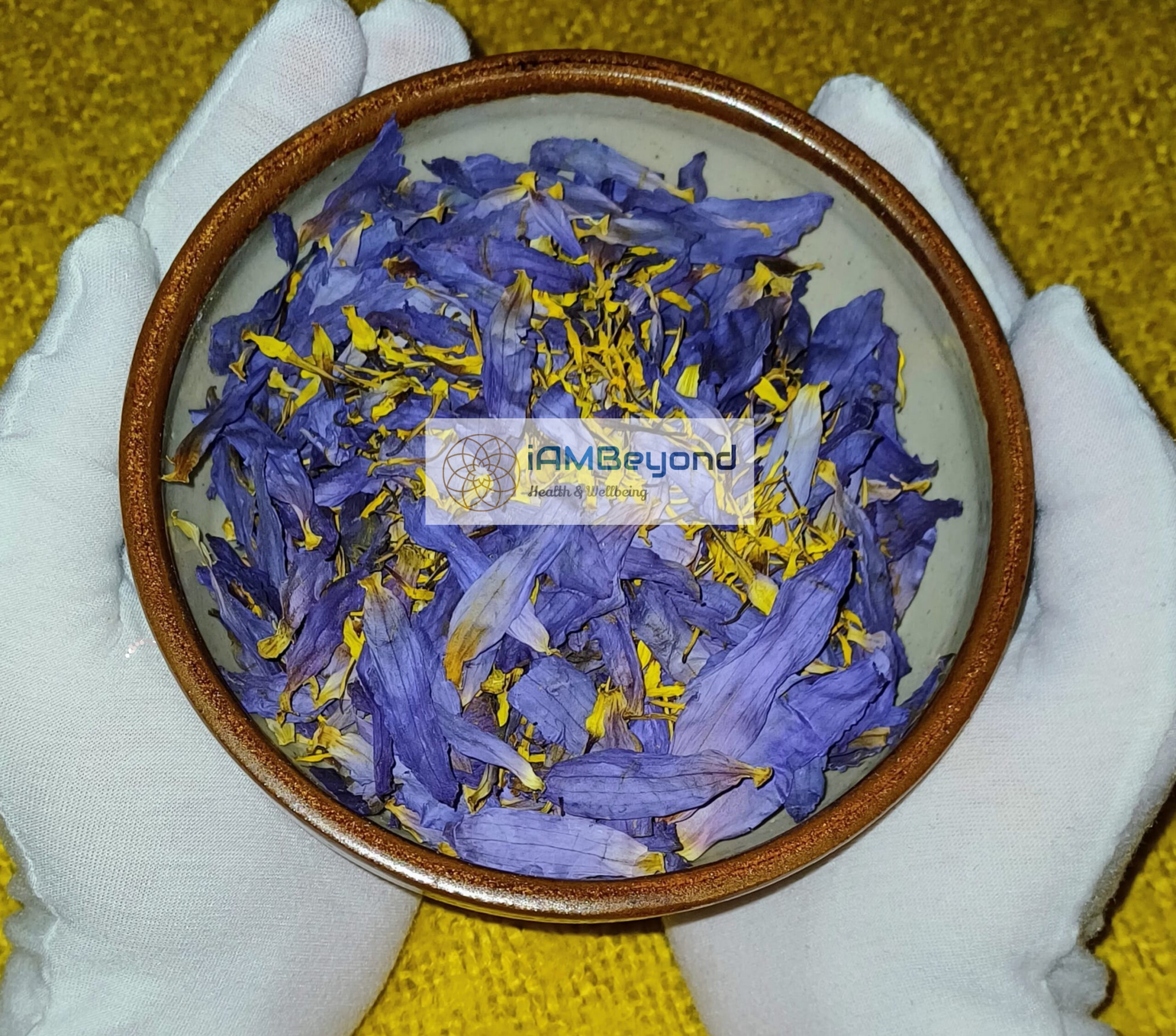 images Blue Lotus Petals & Stamens (Nymphaea Caerulea)