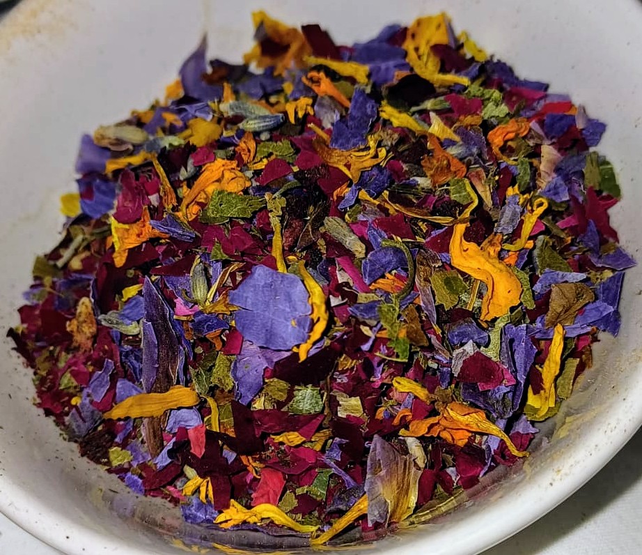 'Radiance' | Heart Chakra Herbal Tea Blend | Ayurveda | Rose, Lotus, Hibiscus