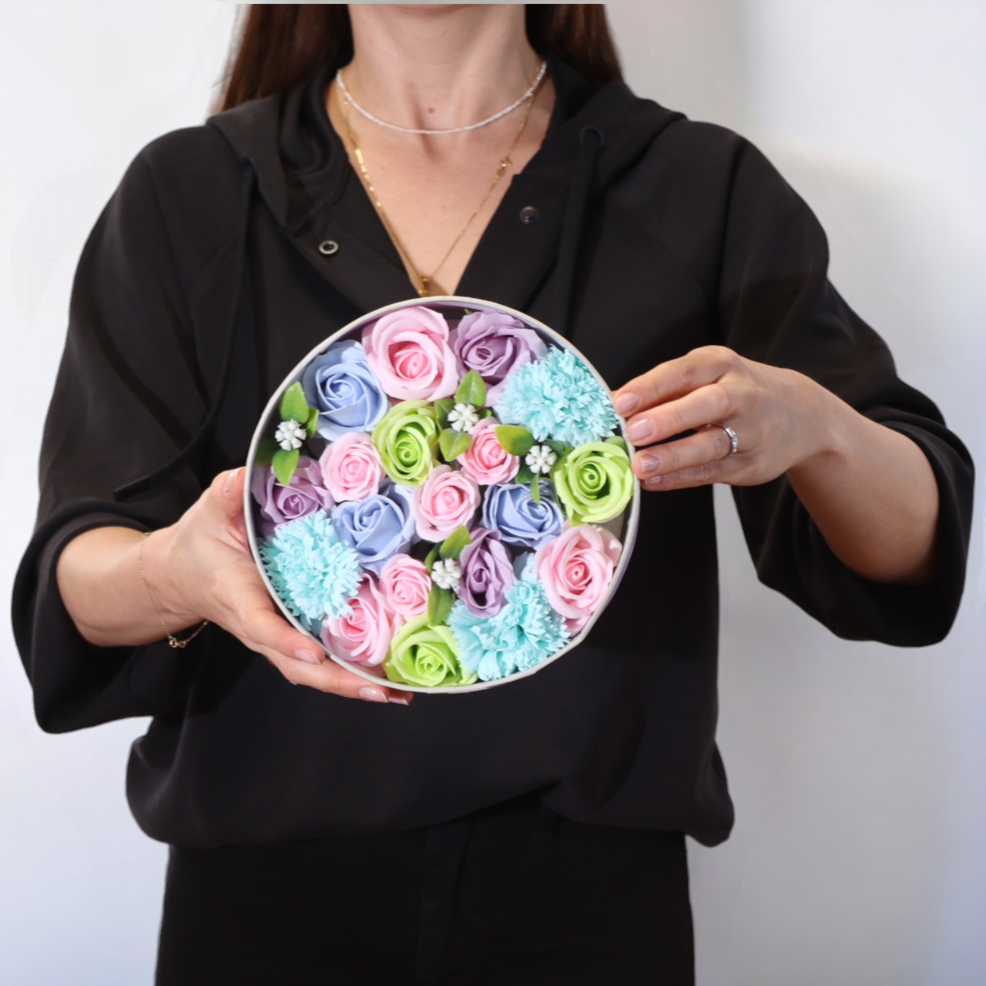 Handmade Soap Flower Rose Bouquet - Round Gift Box (250g)