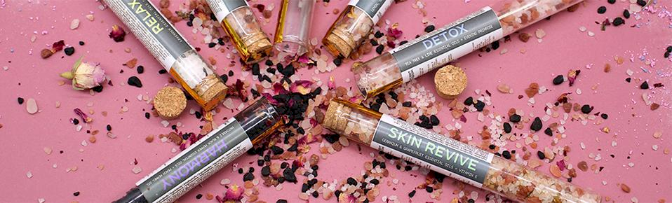 images 7 x Luxury Bath Salts in Vials (Gift Pack)
